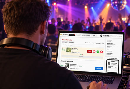 DJ nutzt das mix1 DJ Tool während seines Sets