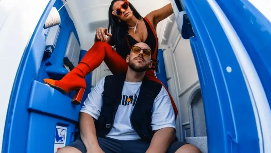 Musikvideo: Rumbombe x Frenzy - Hotelzimmer