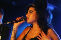 Amy Winehouse: Drogenschmuggel in Entzugsklinik!
