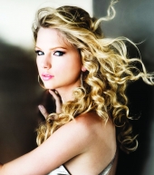 Taylor Swift steht fuer den Country-Preis als Nominierte auf der Liste