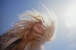 Kesha verschiebt Markteinfuehrung ihrer Beauty-Linie