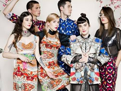 Foto zur News AUSTRA: ''Painful Like'' Stream ist online – Austra vom 03.06.2013