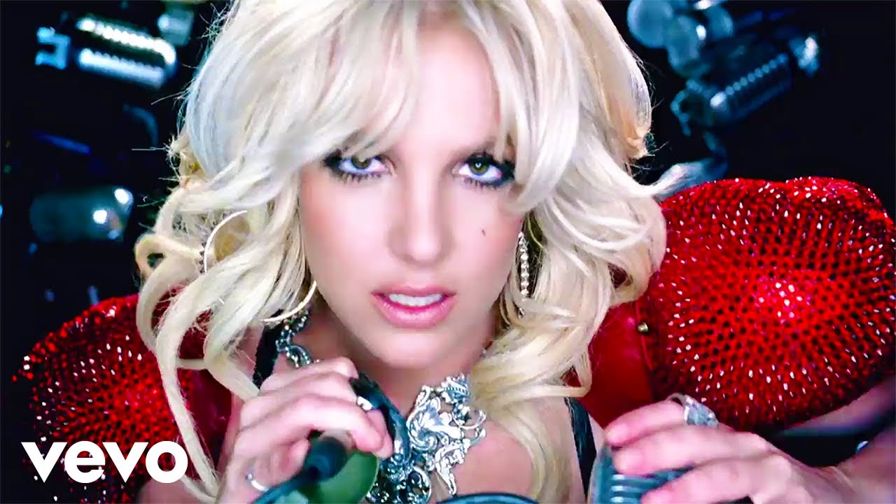 Video starten: Britney Spears – Hold It Against Me