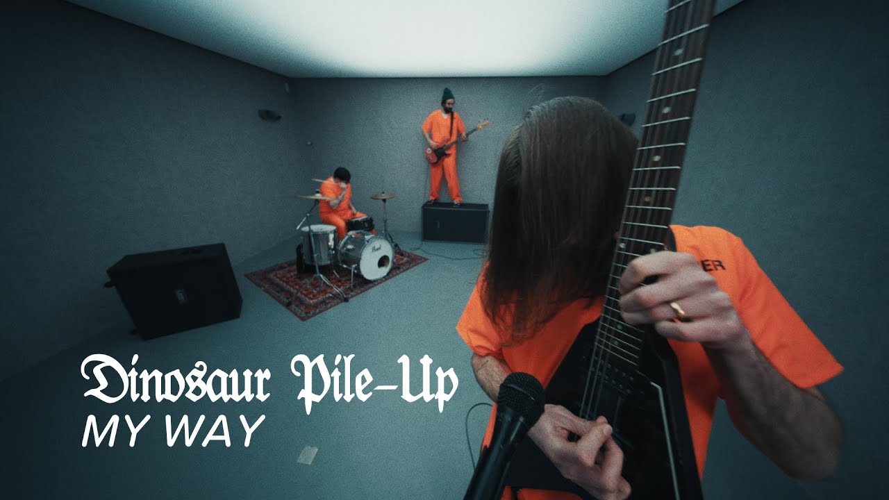 Video starten: Dinosaur Pile-Up – My Way