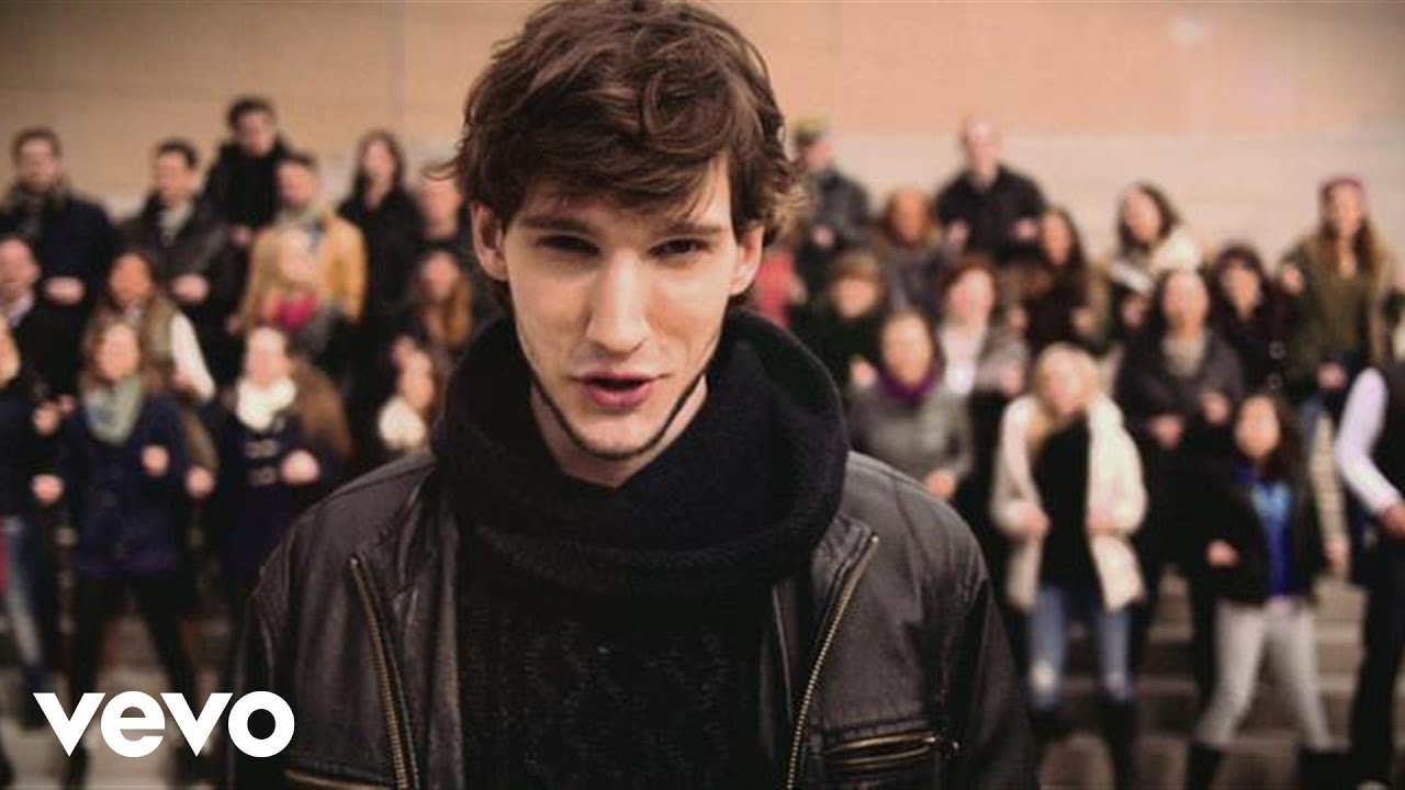Video starten: Jean-Michel Aweh – Bring die Sonne mit