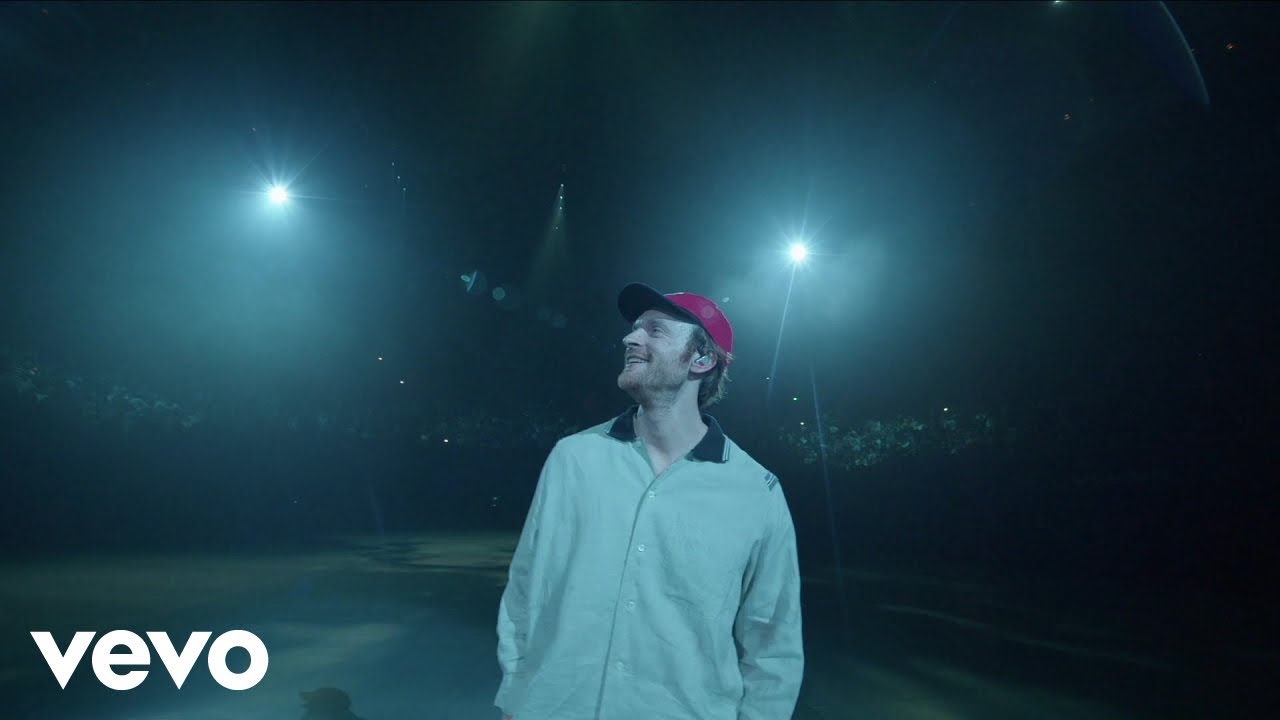 Video starten: Billie Eilish – Birds Of A Feather