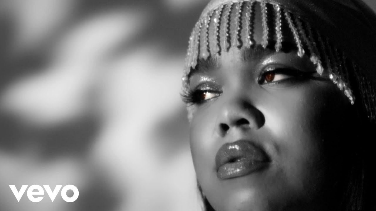 Zoe Wees – Hold Me Like You Used To