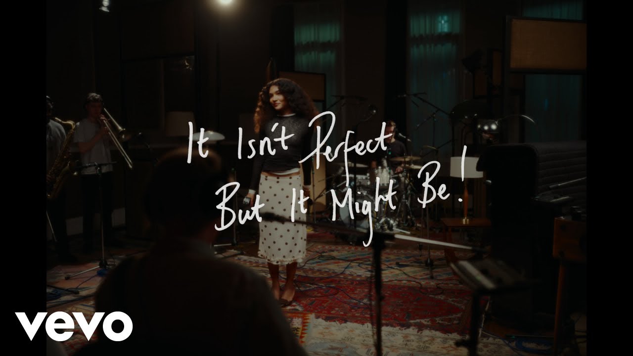 Video starten: Olivia Dean – It Isn't Perfect But It Might Be