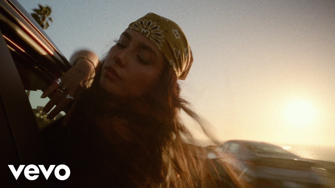 Sofia Camara – Hallucinating
