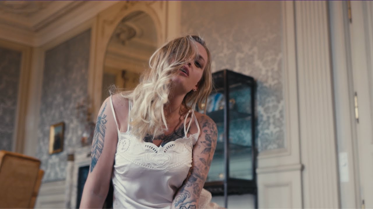 Video starten: Marije – Toxic Love