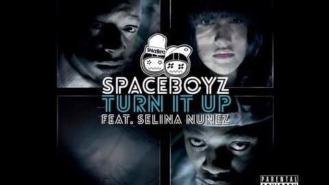 Video starten: SpaceBoyz feat. Selina Nunez – Turn It Up