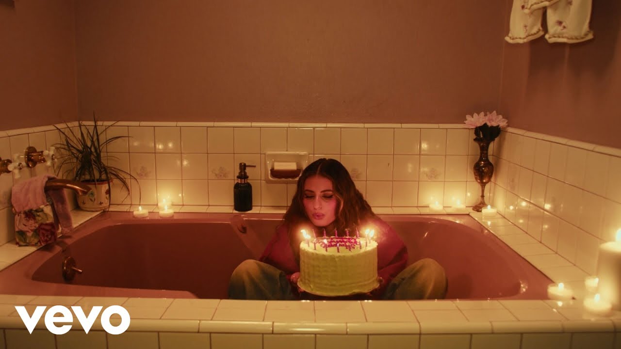 Video starten: Natalie Jane – how u been?