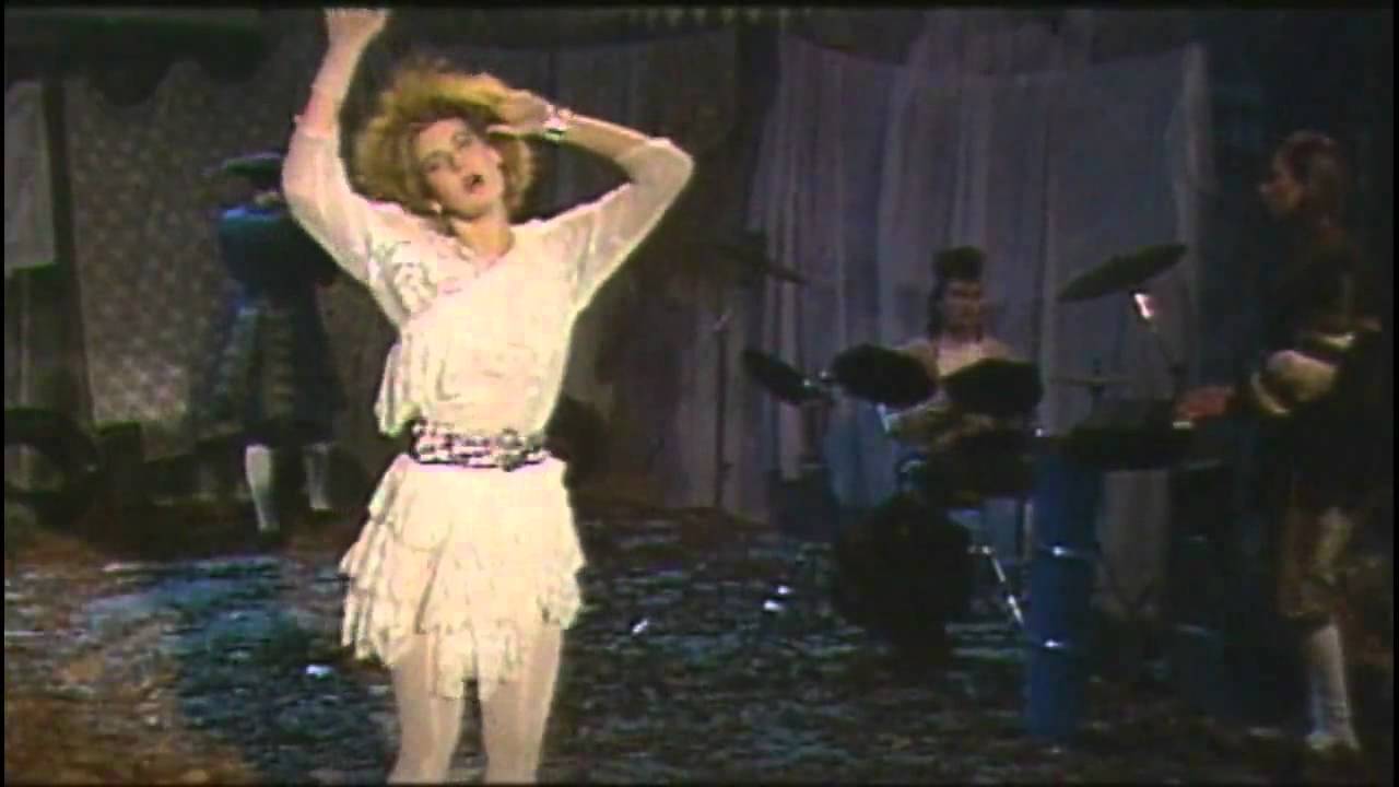 Valerie Dore – The Night
