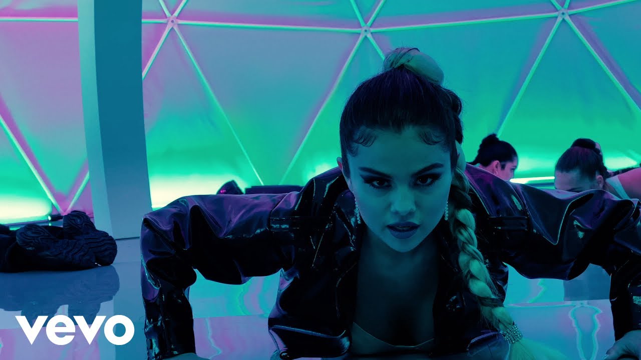 Selena Gomez – Look At Her Now