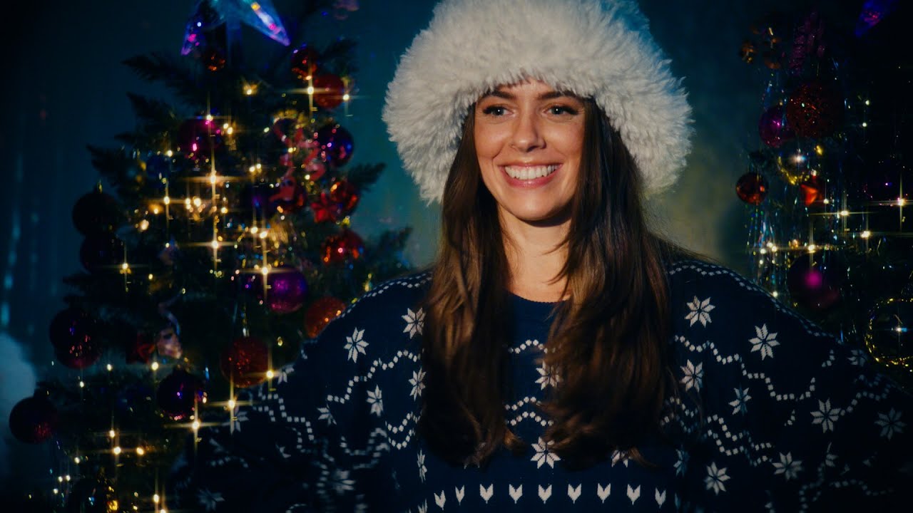 Video starten: Vanessa Mai – Christmas in this Room (Amazon Music Original)