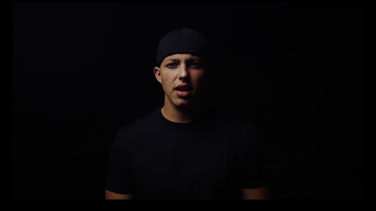 Video starten: Kai Arthur – Baby keiner weiß