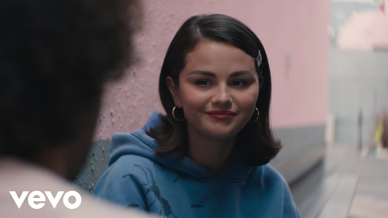 Selena Gomez & benny blanco – Younger And Hotter Than Me