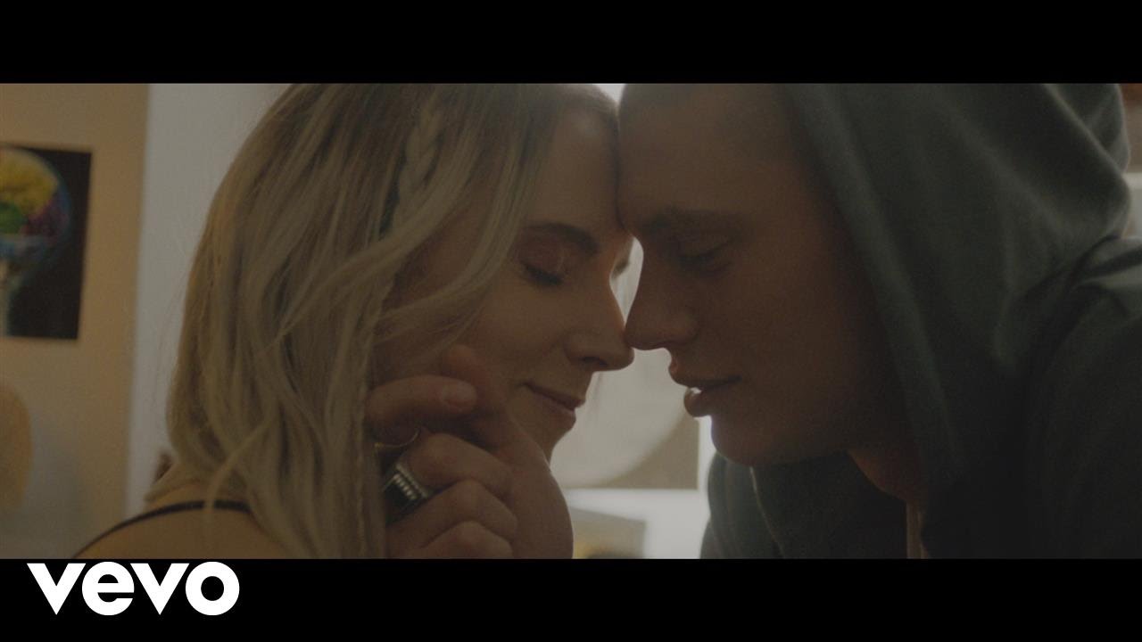 Snakehips & MØ – Don't Leave