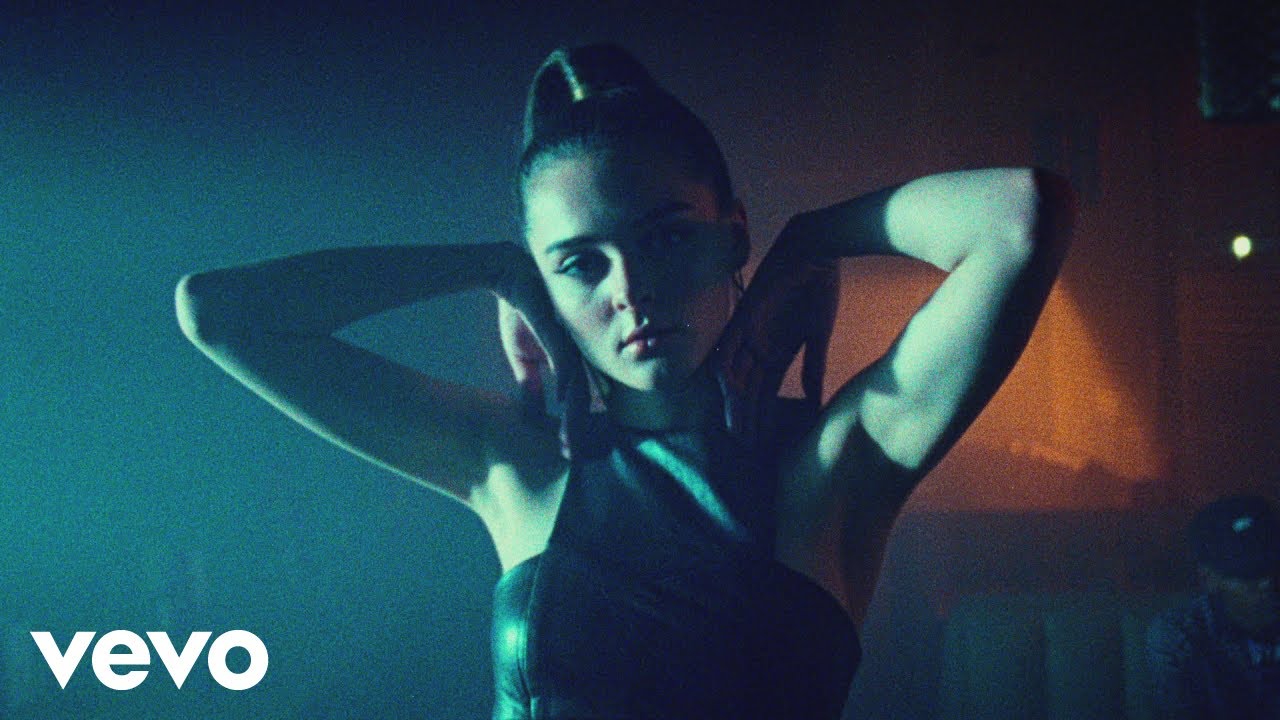 Kaskade feat. Charlotte Lawrence – Cold As Stone