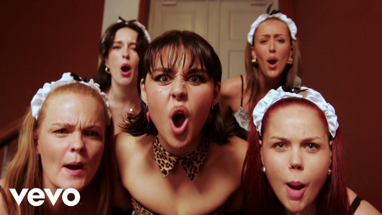 Video starten: Alessandra – Queen Almighty