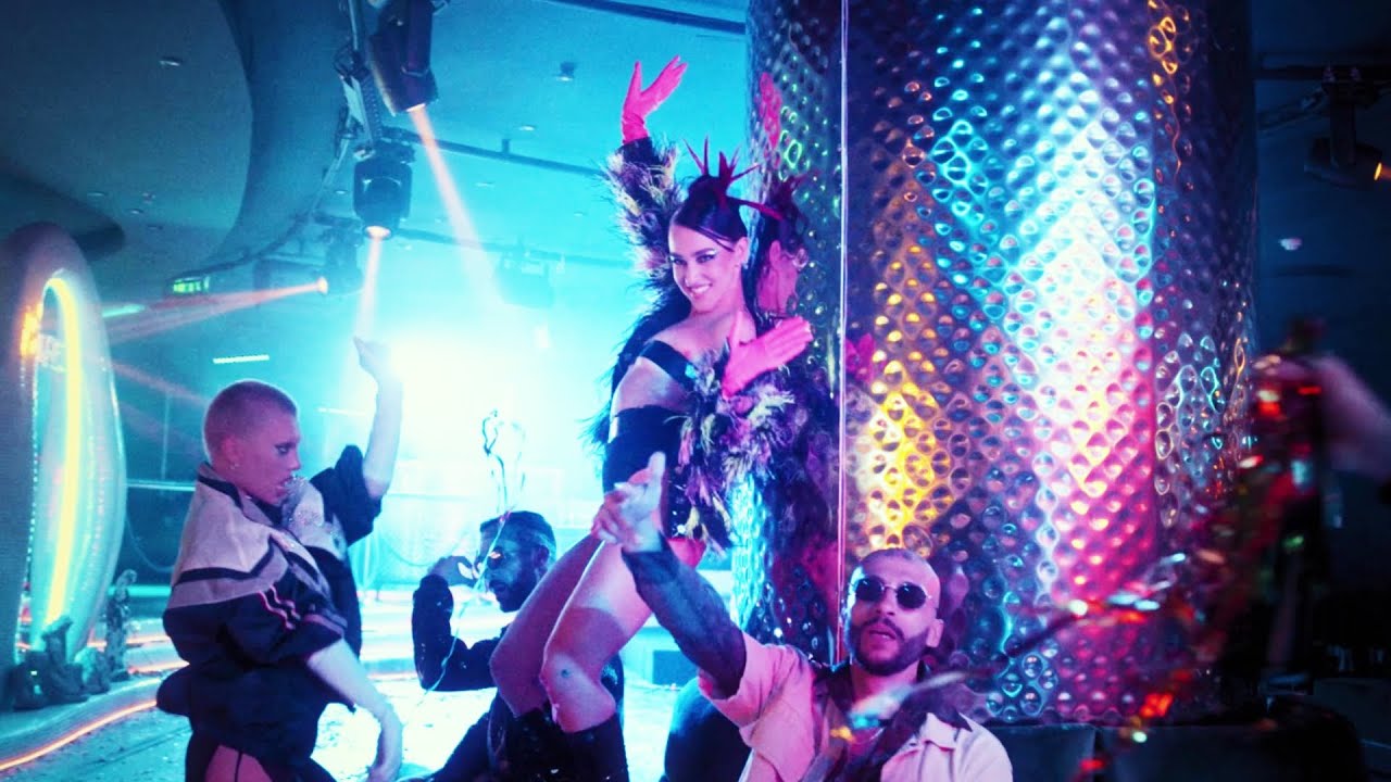 Video starten: Holy Molly & LIZOT – Sunday Night