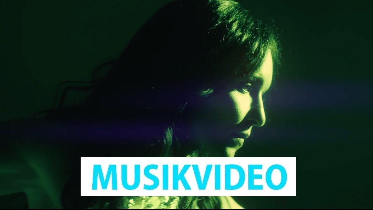 Video starten: Mariella Milana – Kryptonit