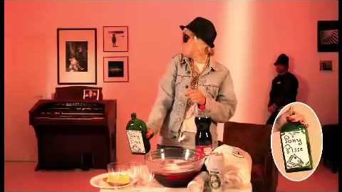 Video starten: The Toten Crackhuren Im Kofferraum – Ich und mein Pony