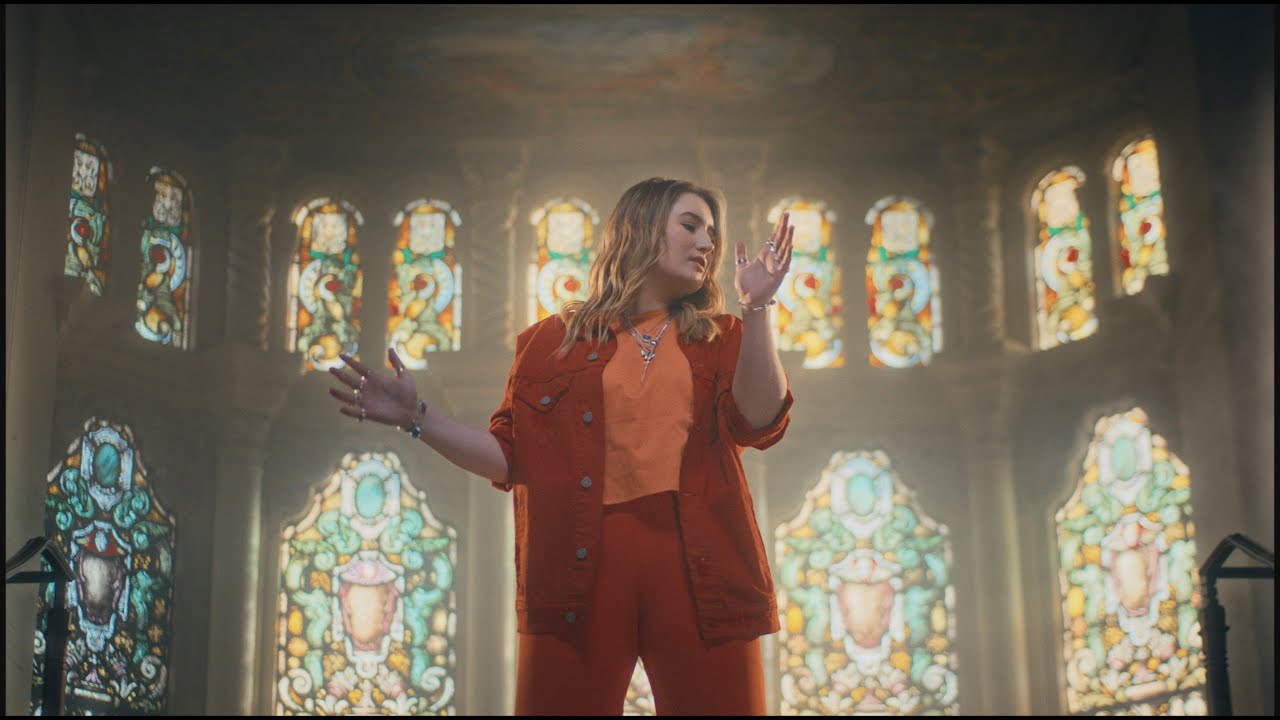 Video starten: Rosa Linn – Hallelujah