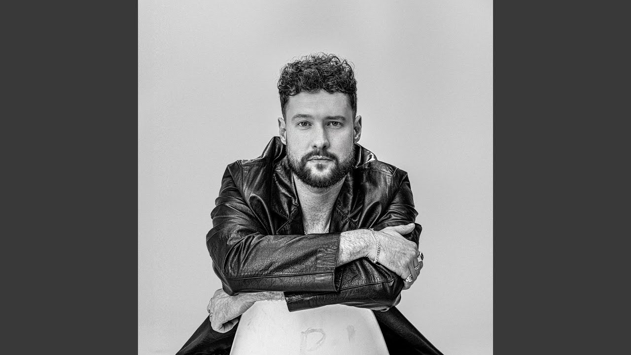 Video starten: Calum Scott – My World