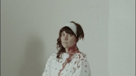 Video starten: Courtney Barnett – Stay In Your Lane