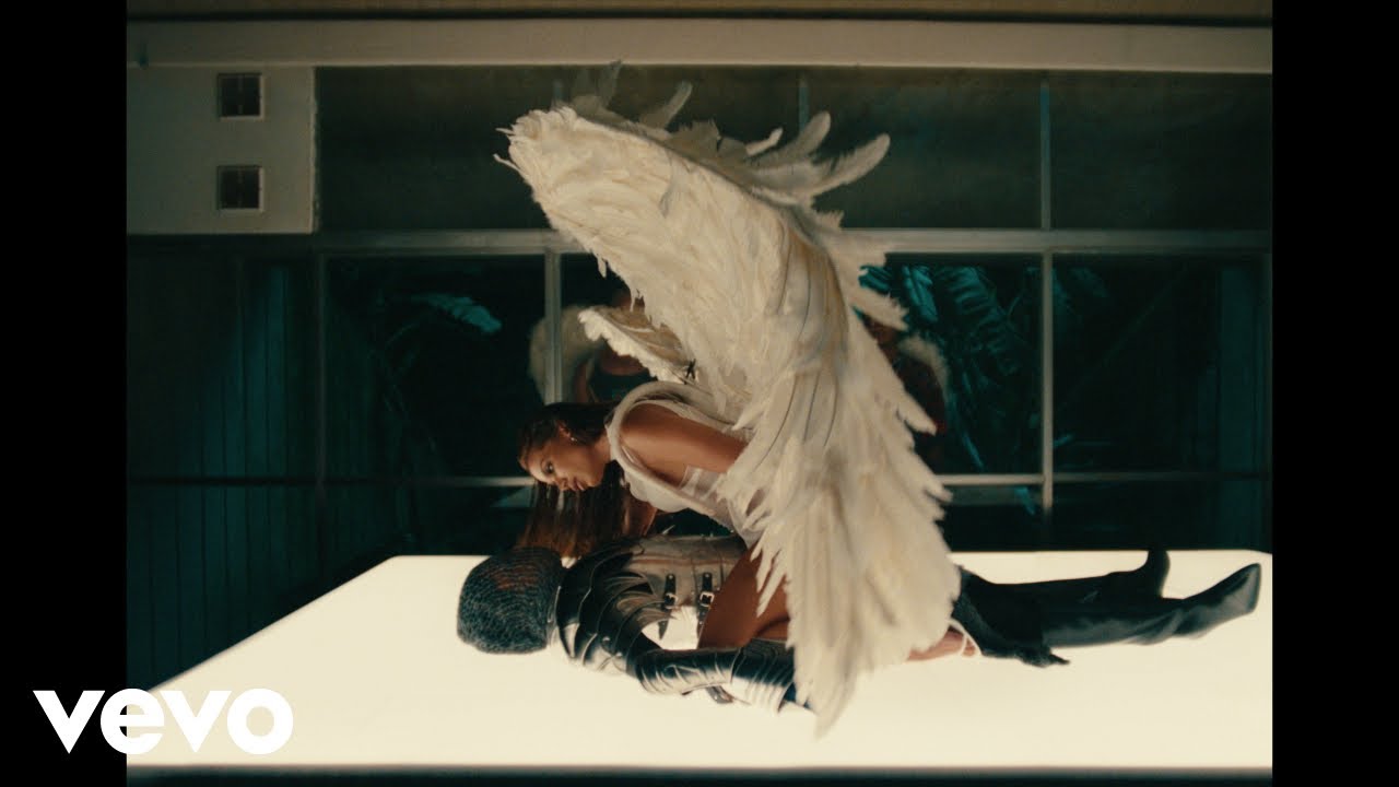Anitta – ROMEO