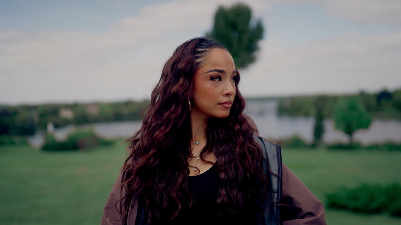ALEYNA KUZH – Angel Eyes