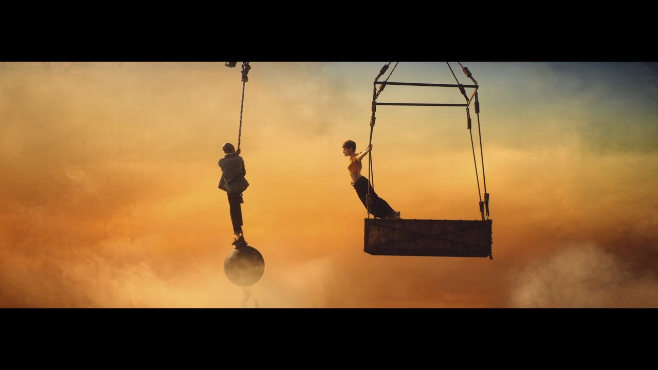 Christine And The Queens feat. Dâm-Funk – Girlfriend