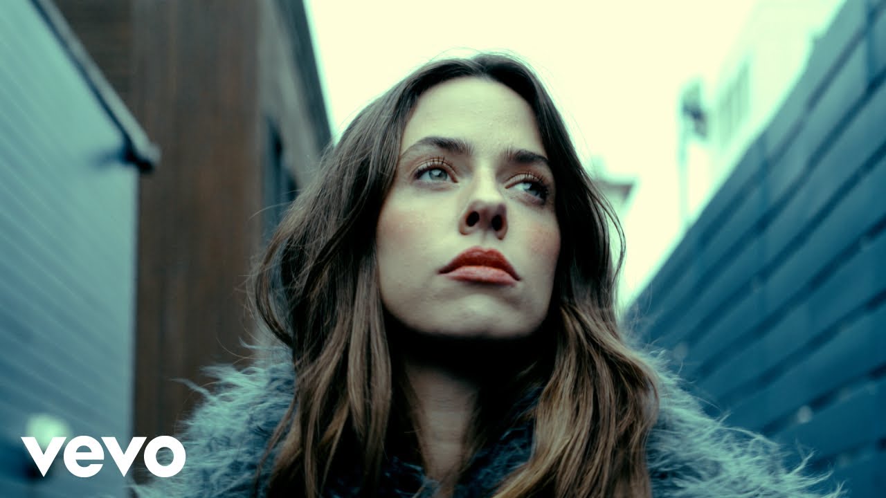Video starten: Vanessa Mai – Nicht von dieser Erde