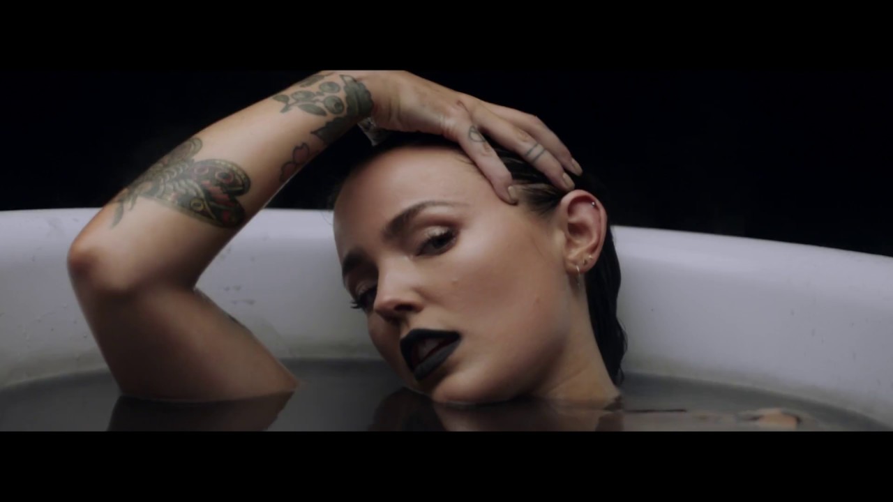 Miriam Bryant – Black Car