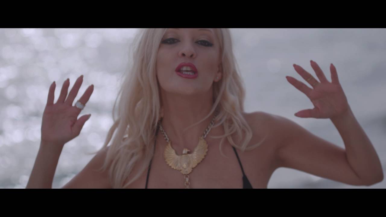 Carolina Marquez feat. Akon & J-Rand – Oh La La La