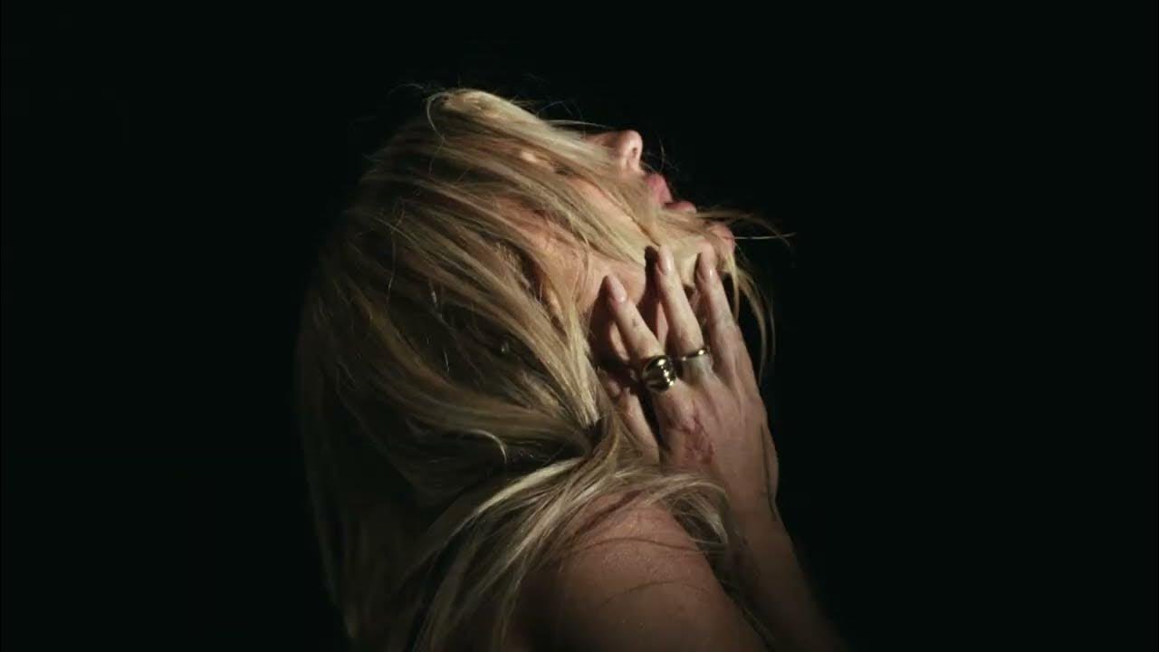 Video starten: Ellie Goulding – Destiny