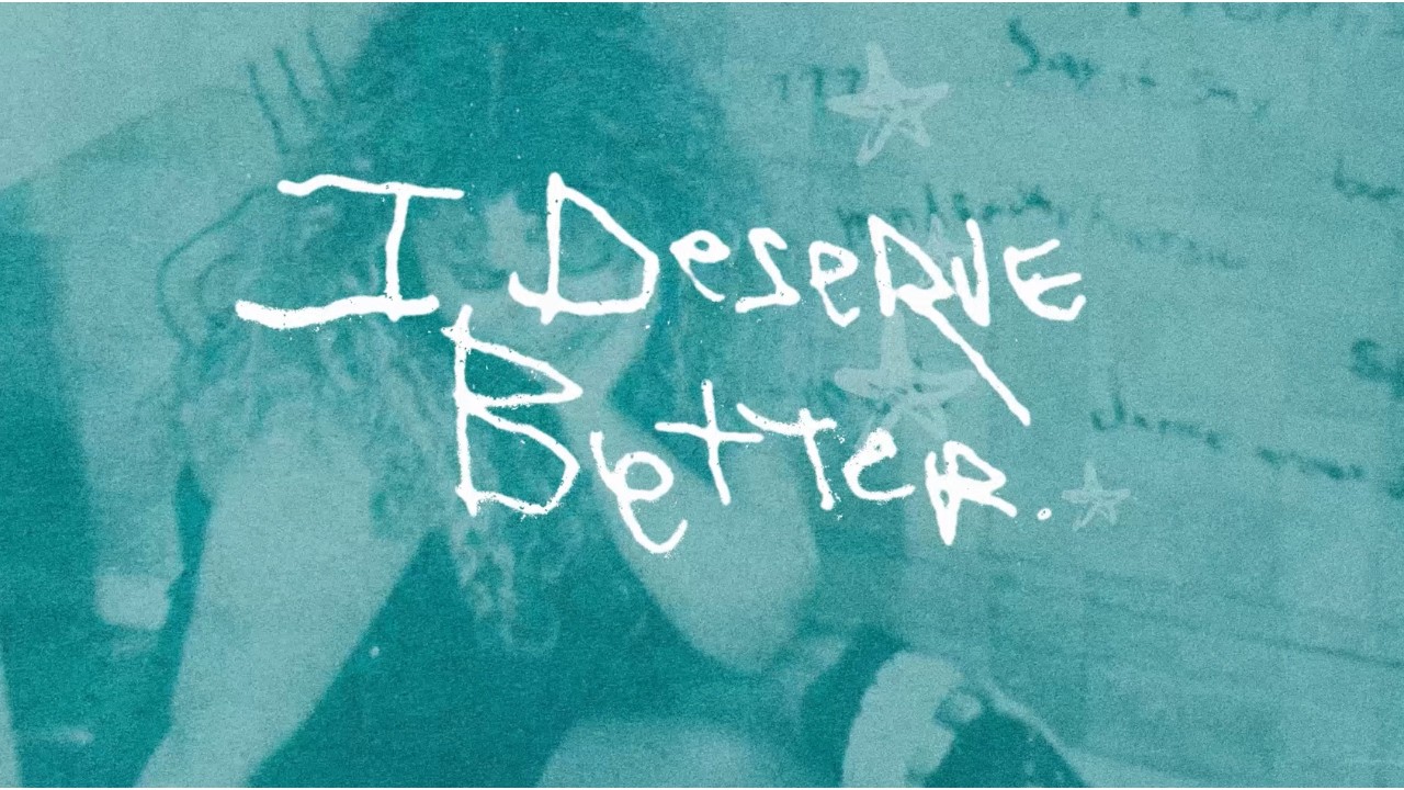 Video starten: Bella Kay – i deserve better.