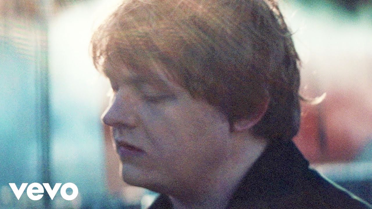 Lewis Capaldi – Bruises