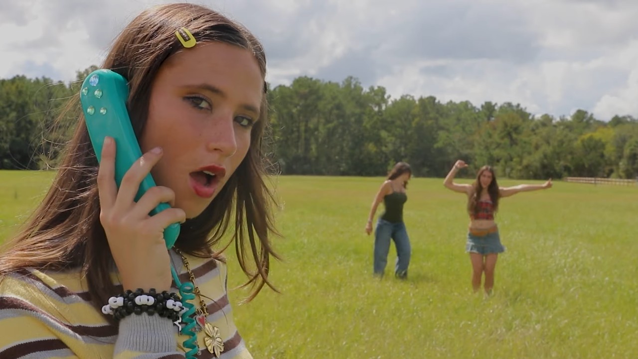Hello Sister – Look Away