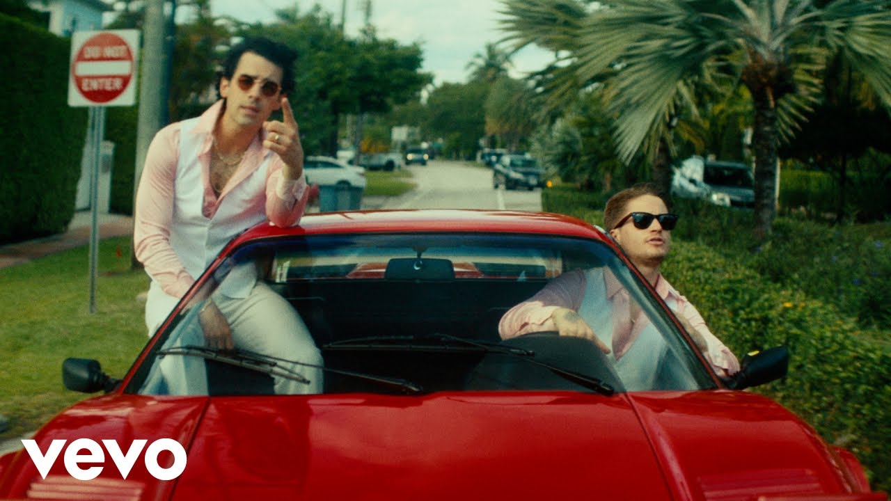 Kygo feat. DNCE – Dancing Feet