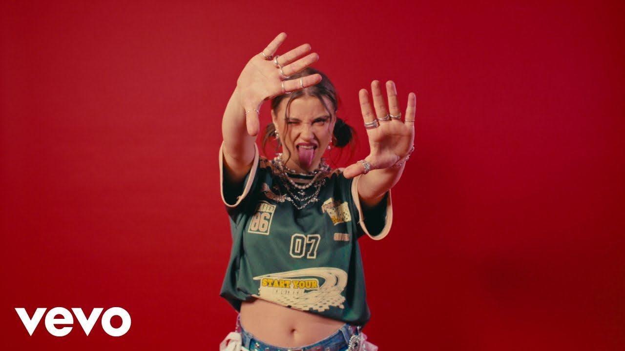 Video starten: Tiffany Aris – Vertigo