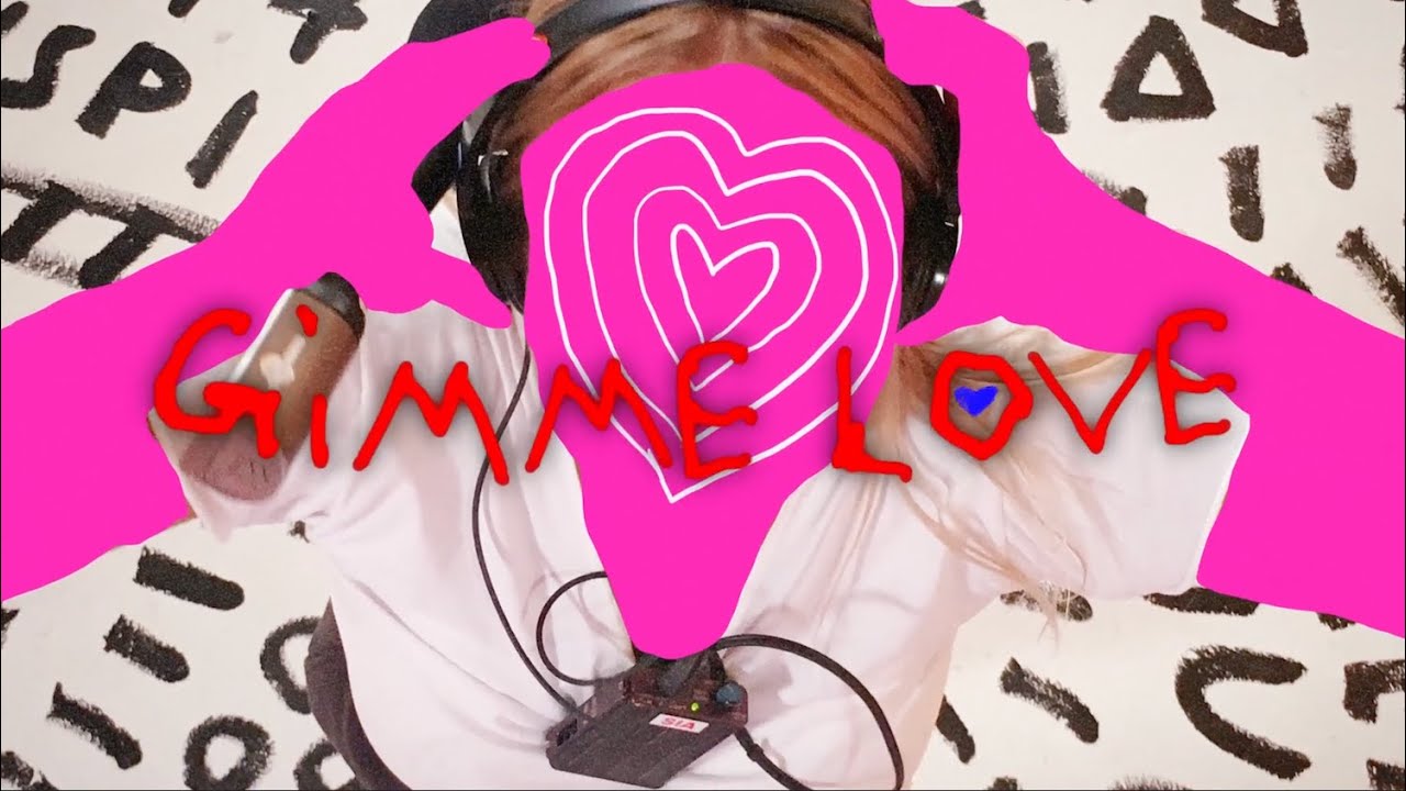 Video starten: Sia – Gimme Love