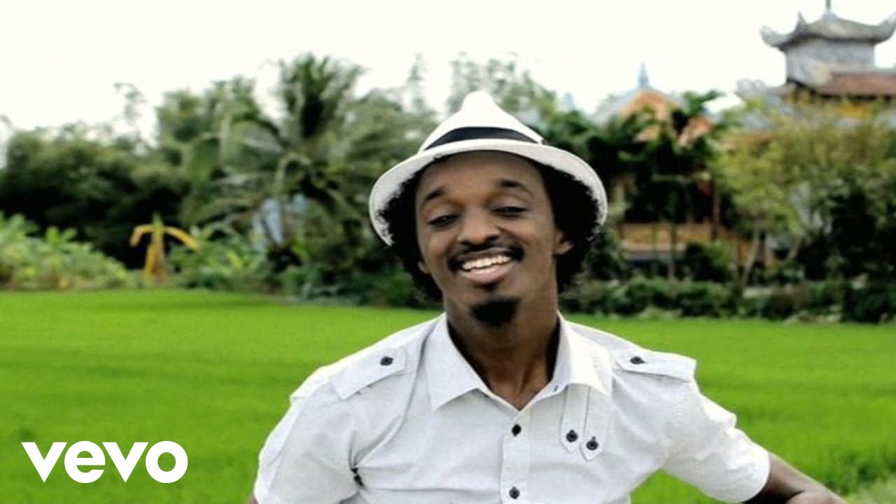 Video starten: K'Naan – Wavin' Flag