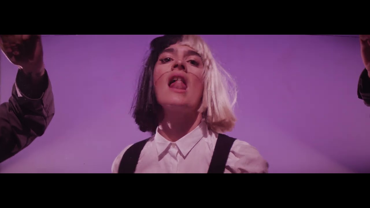 Sia – Unstoppable