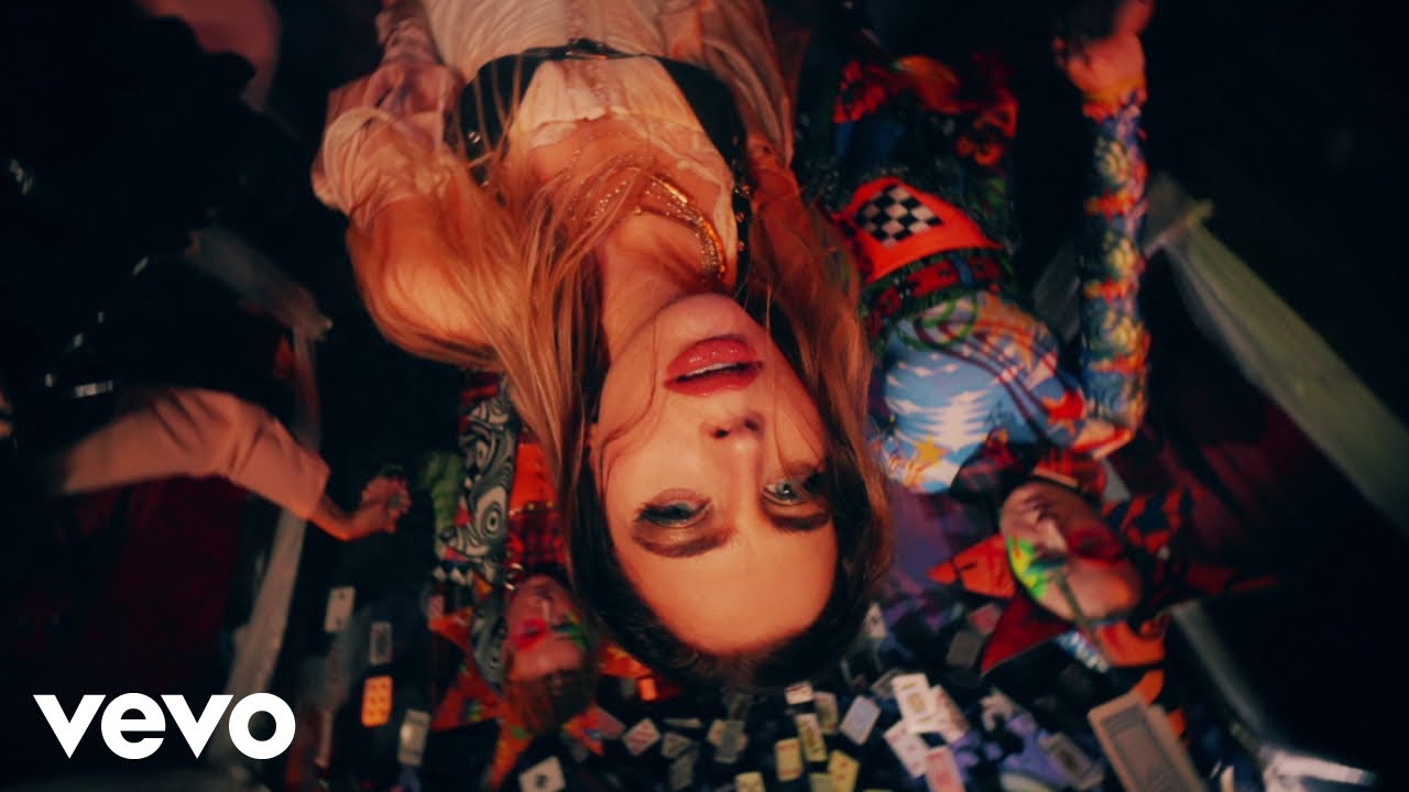 Amber Van Day – Uh Oh