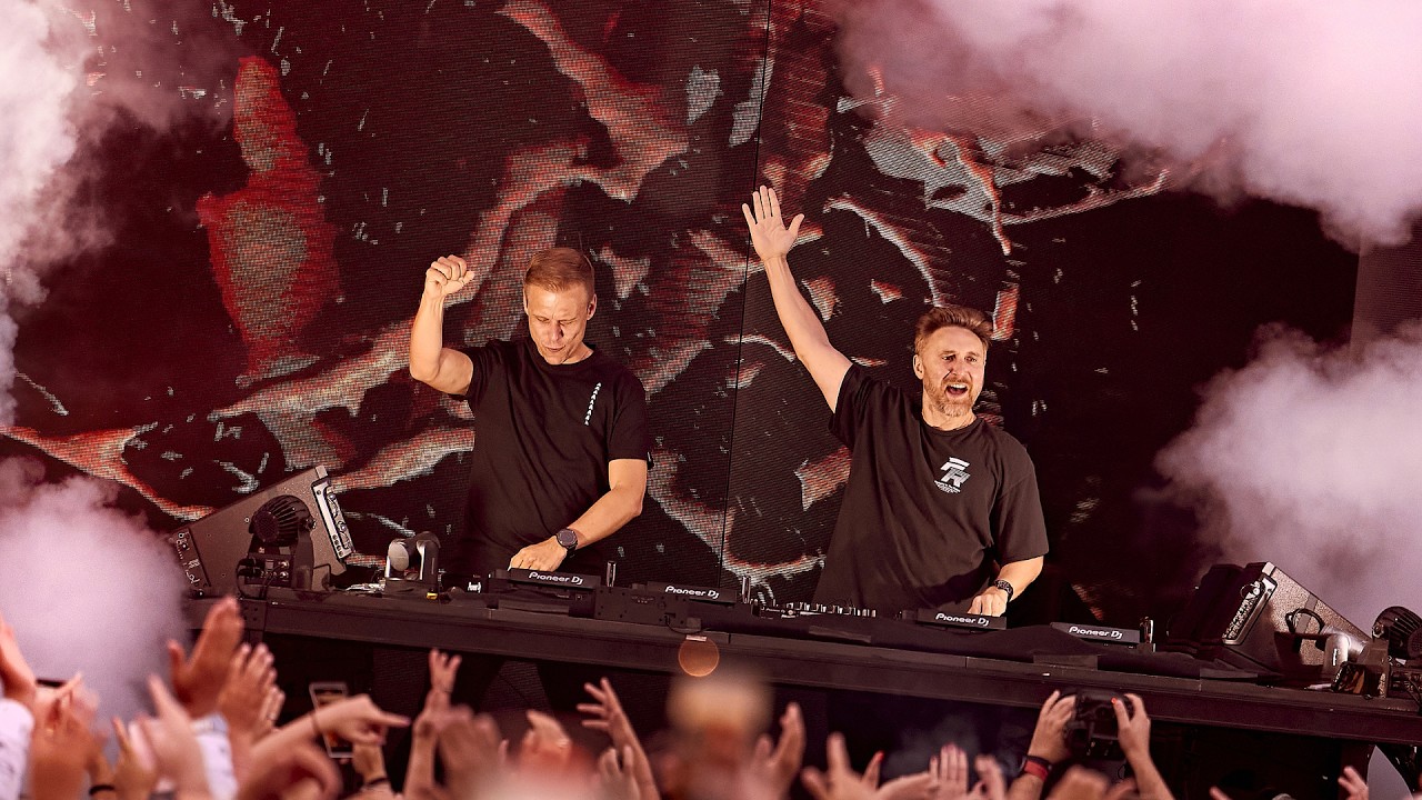 Video starten: Armin van Buuren & David Guetta – In The Dark