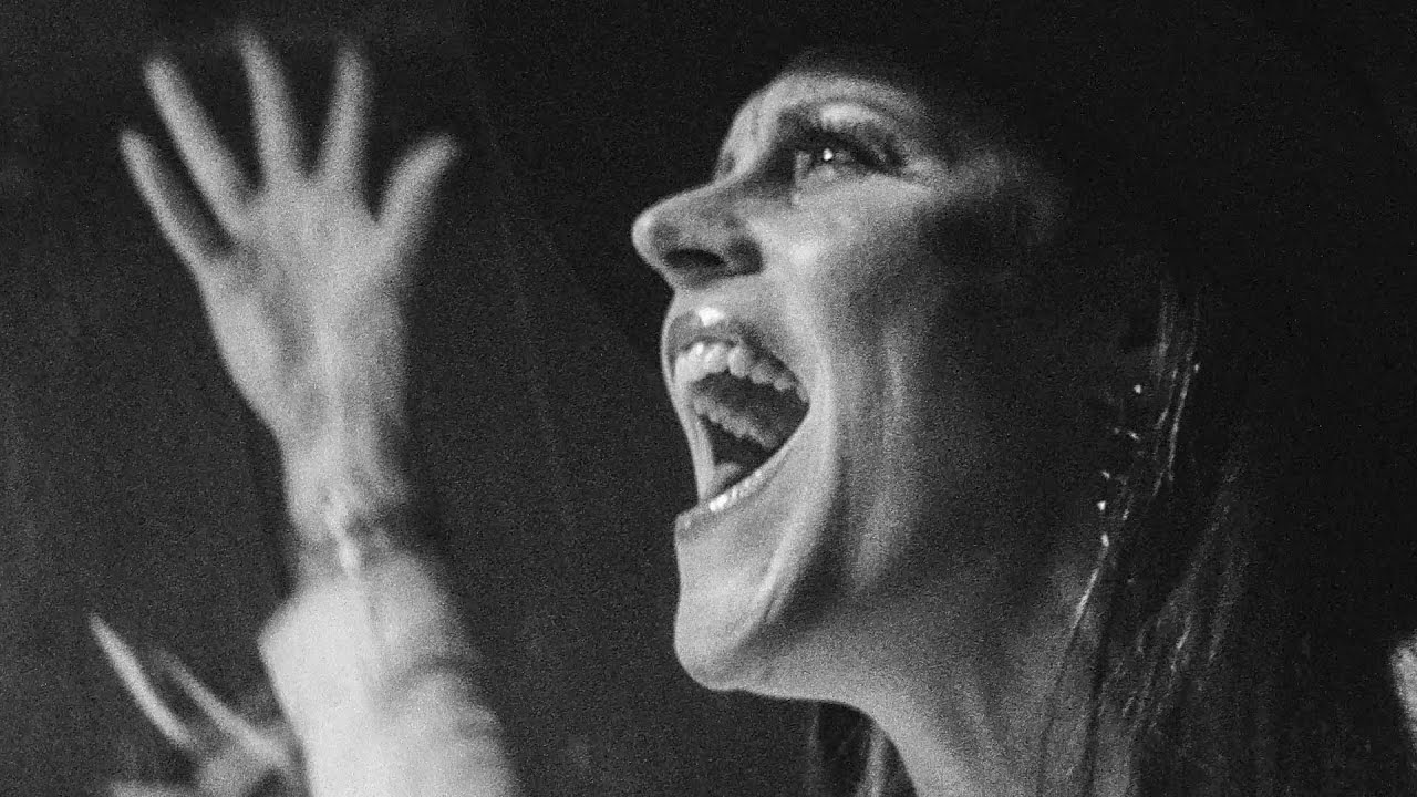 Video starten: Floor Jansen – Storm