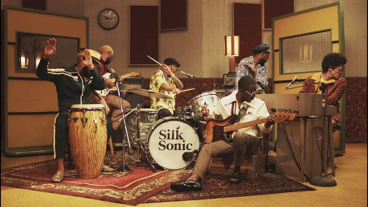 Silk Sonic (Bruno Mars & Anderson .Paak) – Leave The Door Open