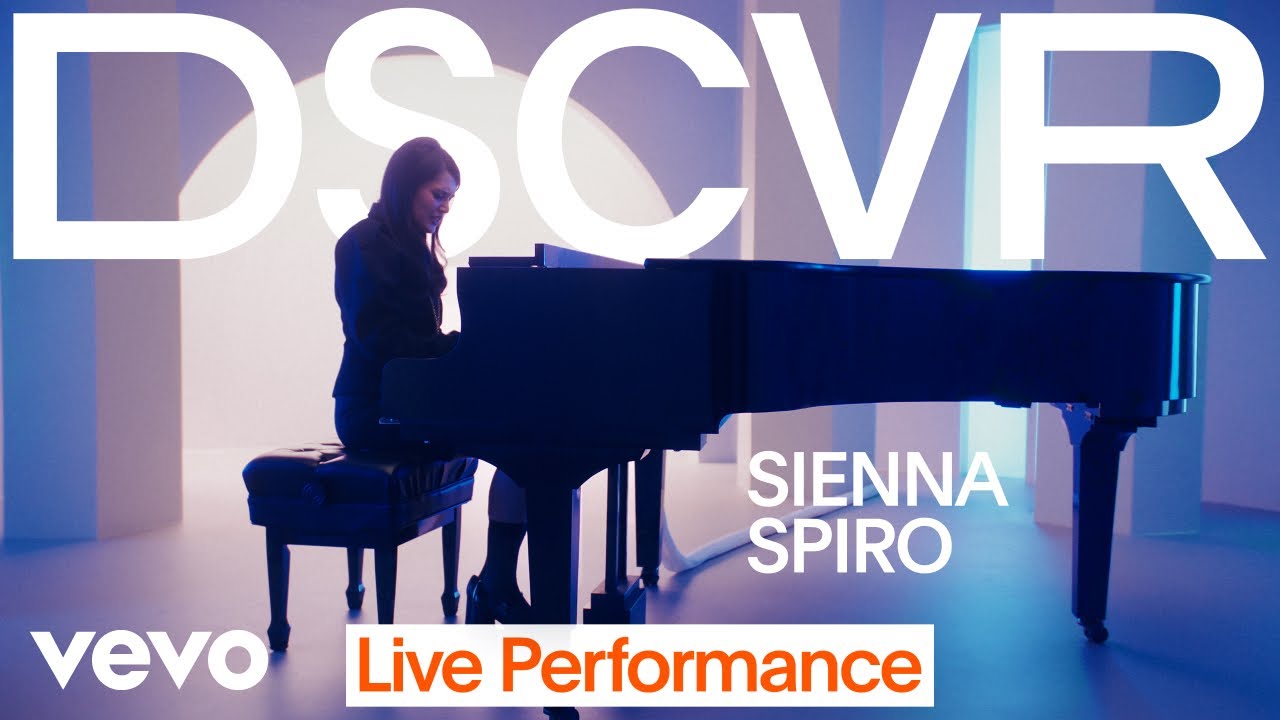 Video starten: Sienna Spiro – You Stole The Show